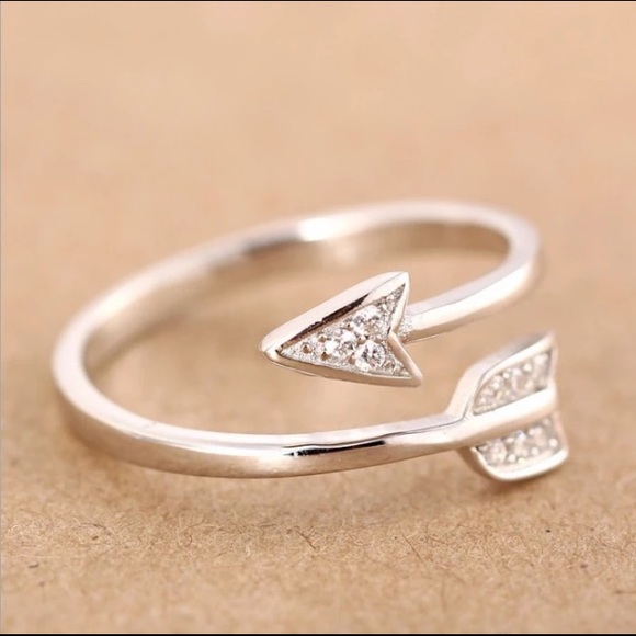 NEW!💙💎ARROW RING! PAVE CRYSTALS!💎💙BEAUTIFUL! - Picture 2 of 16